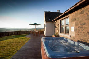 Rowan Tree Cottage with Hot Tub